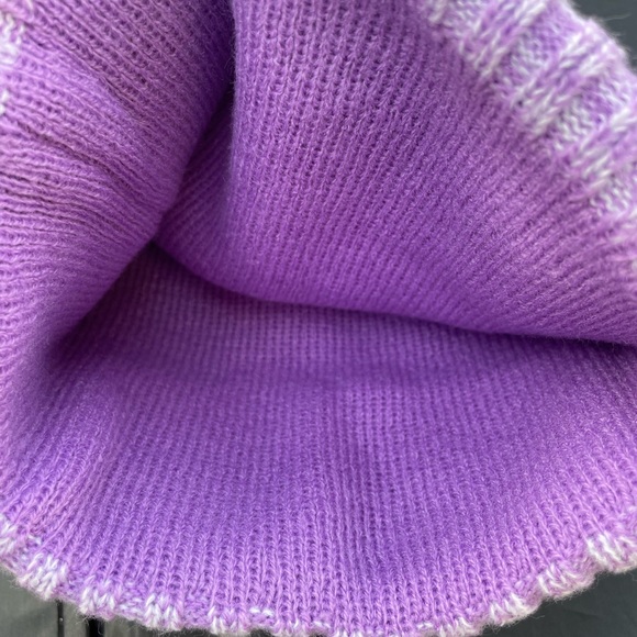 Detroit Red Wings Fanatics  Beanie “Hockey Fights Cancer” Retails For $45 - Picture 9 of 9